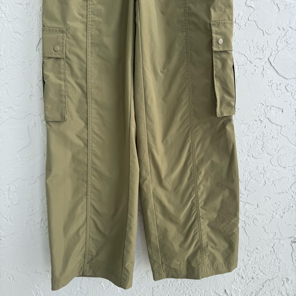 Love tree women’s Olive Loose Fit Parachute Cargo Pants, size Medium - Picture 7 of 15